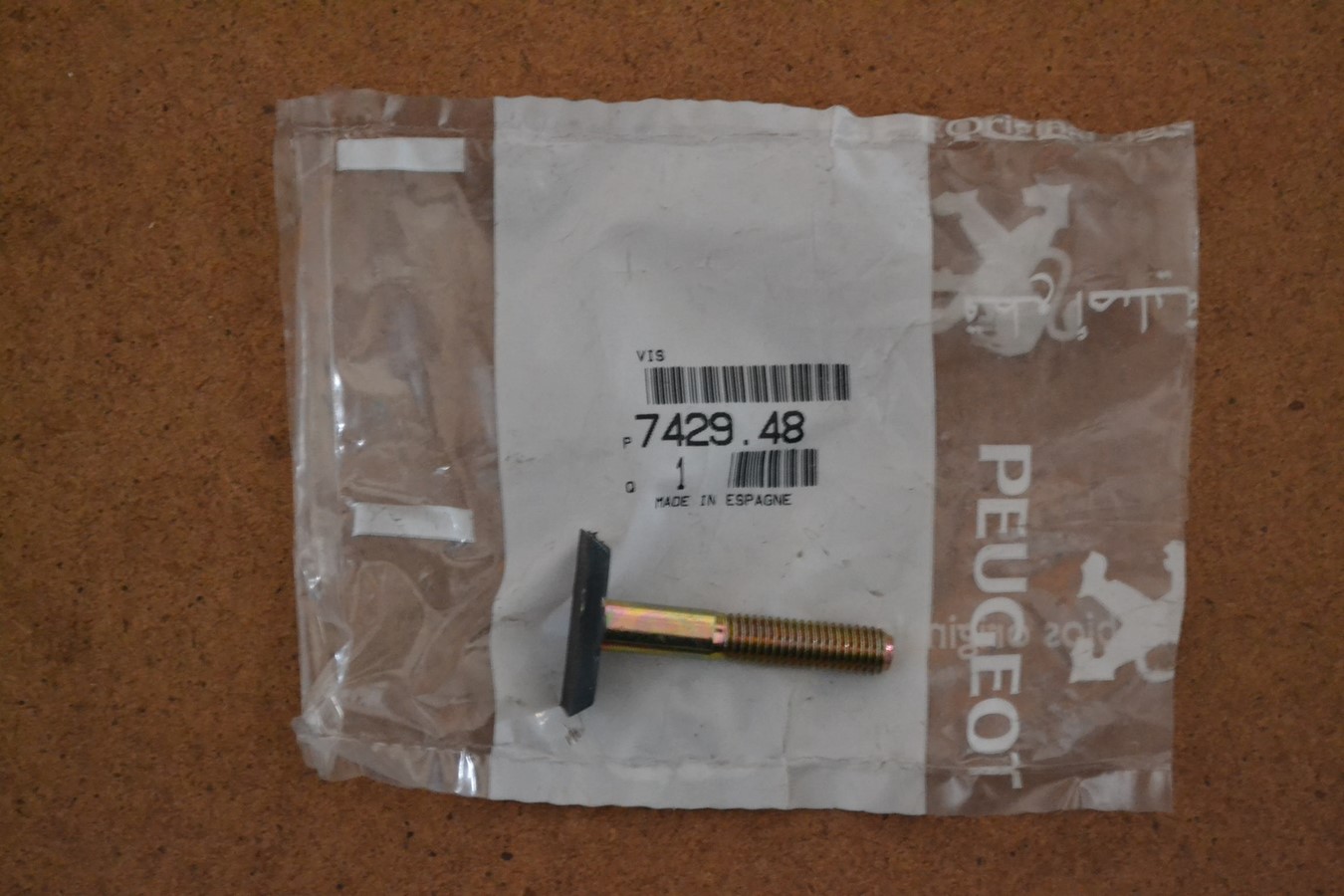 Vis latérale de pare choc avant ou arrière Peugeot 205, diam = 8mm / L=45mm
