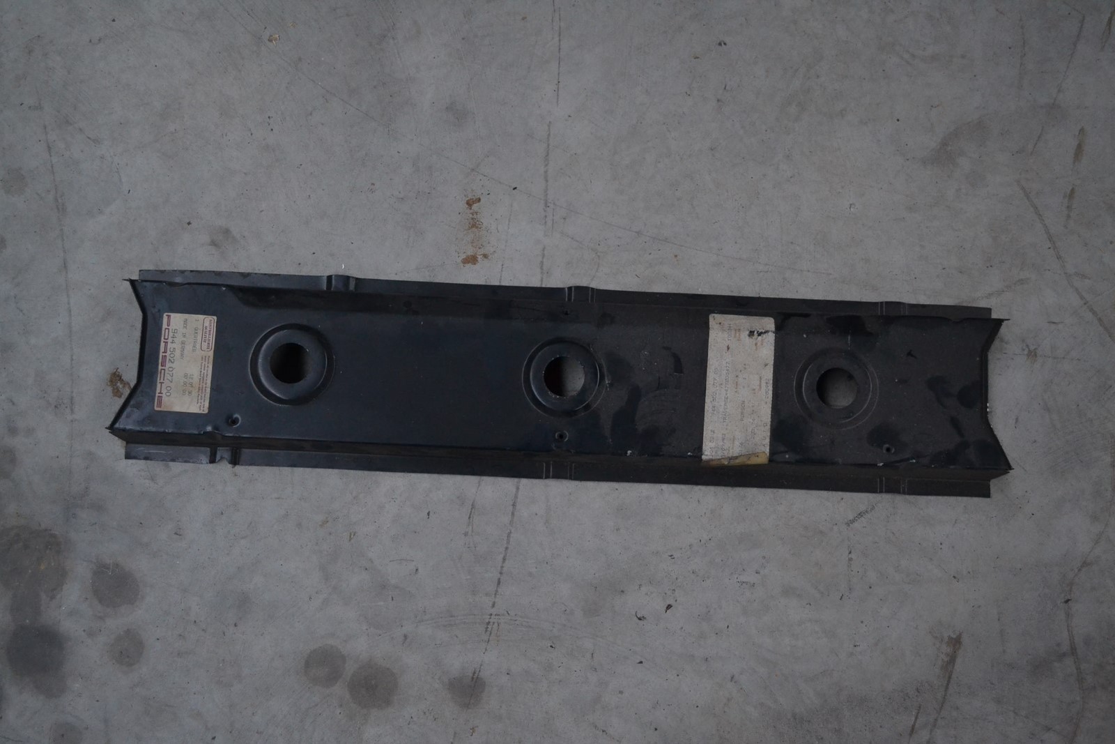 Traverse avant / renfort face avant pour Porsche 924 / 944
