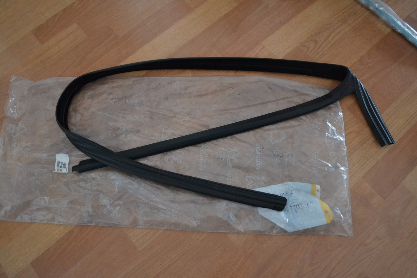 Joint de coulisse de vitre arrière gauche Peugeot 206 1997 / 2013