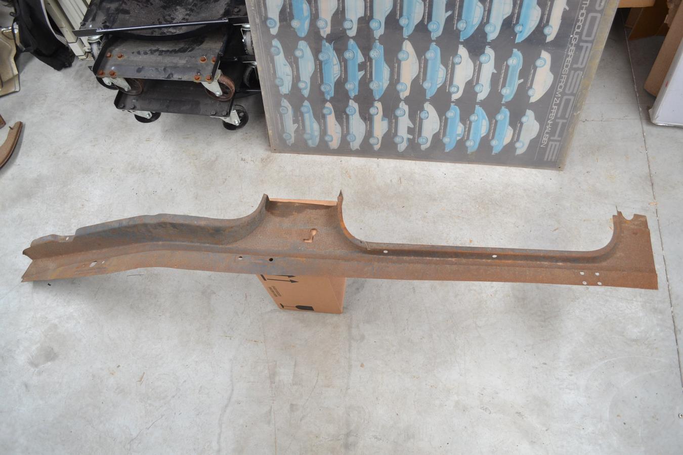 Doublure latérale de porte avant gauche Peugeot J7, neuve