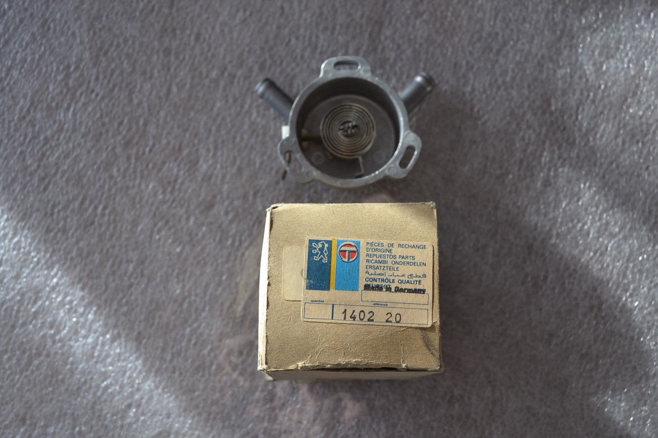 Corps de carburateur Peugeot 504