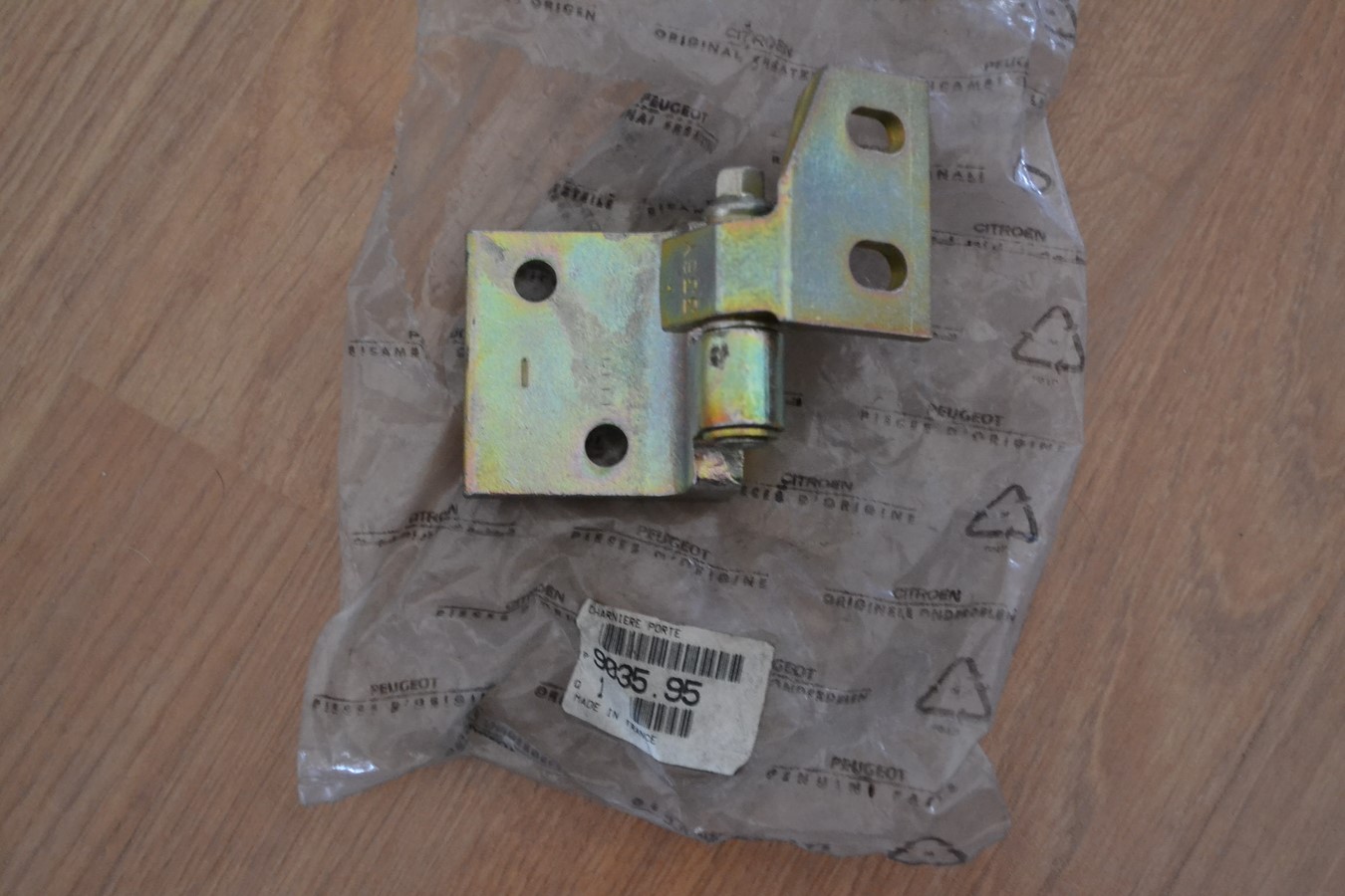 Charnière inférieure porte gauche Peugeot 306 / Partner tous modèles
