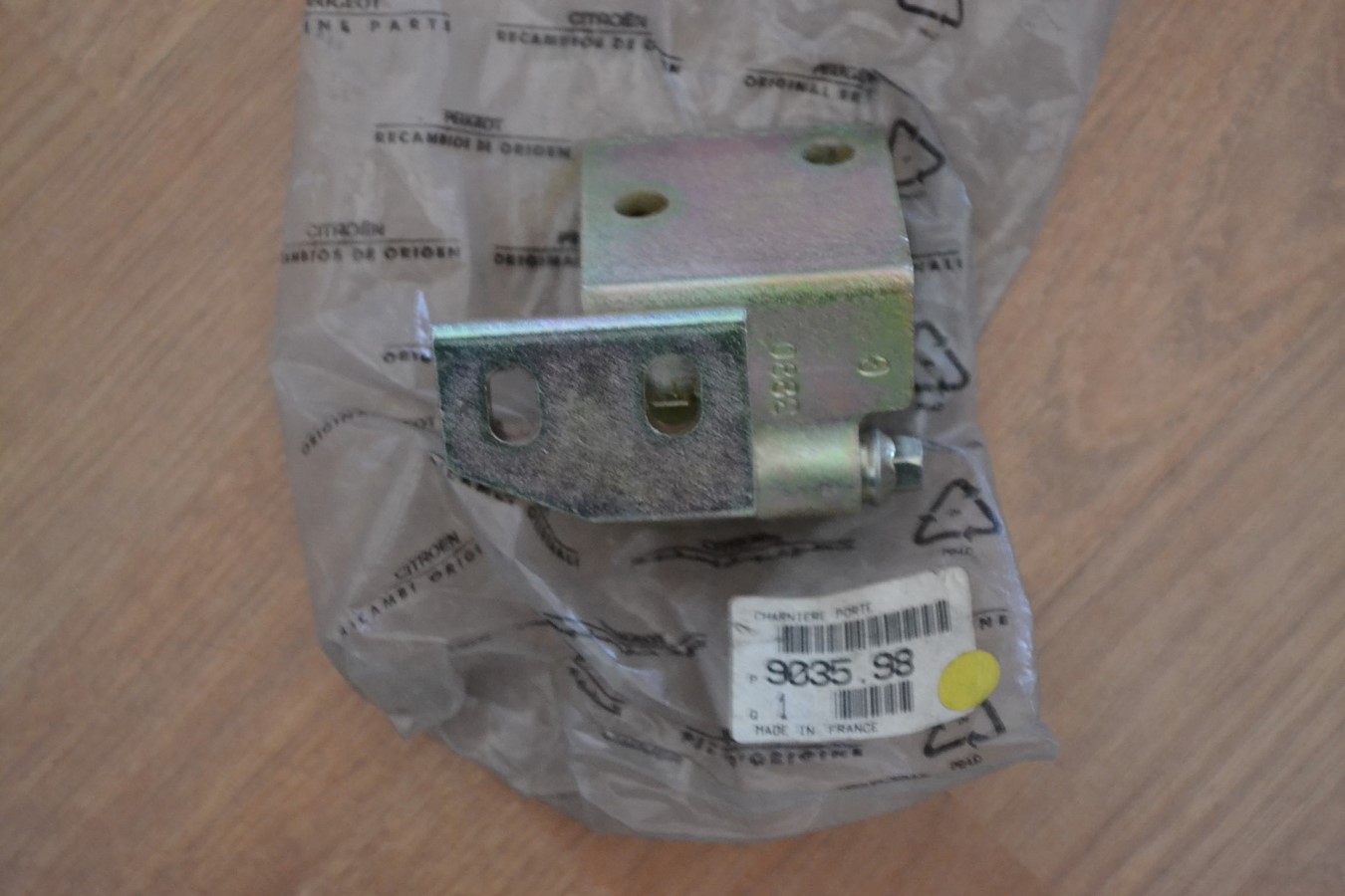 Charnière supérieure porte av/ar gauche Peugeot 306 / Partner tous modèles
