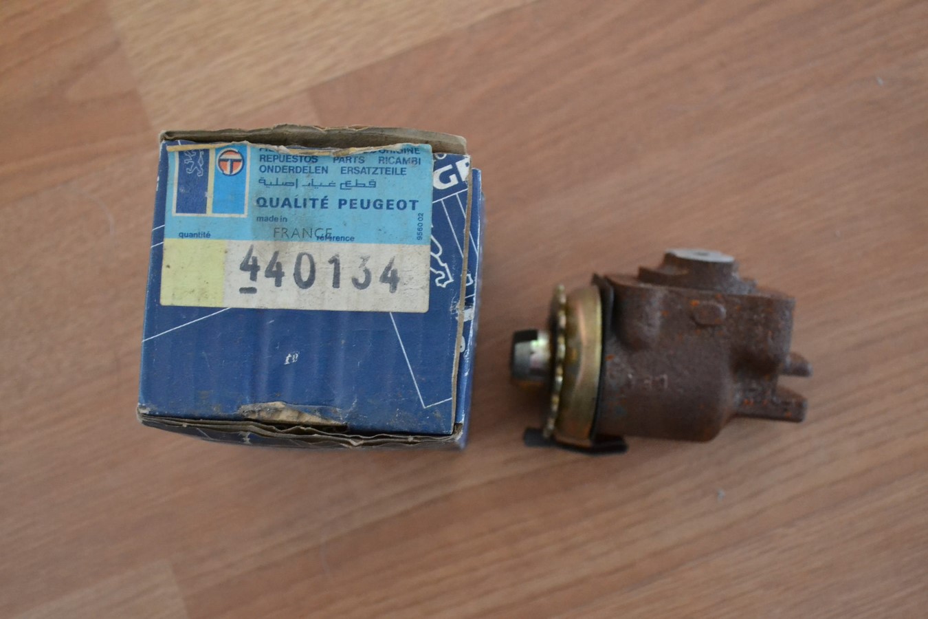 Cylindre de roue avant pour Peugeot J7 Renault Saviem SG3 - SB2