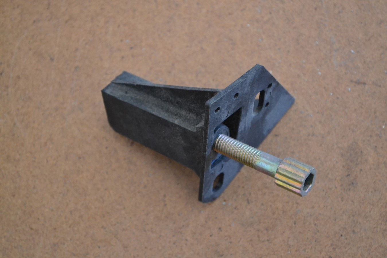 Support de phare avant gauche Peugeot 505 berline et break