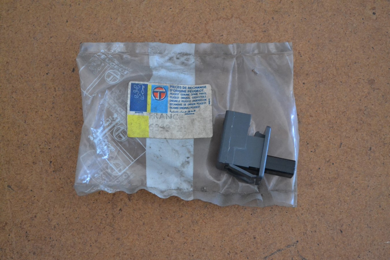 Contacteur / interrupteur de vide poche Peugeot 306