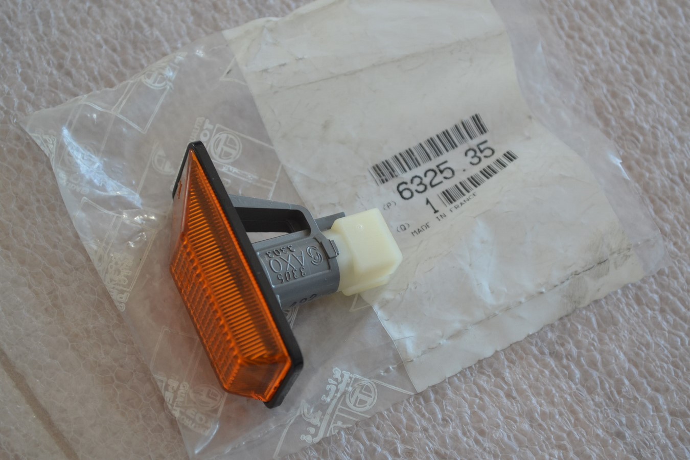 Feu répétiteur d\'aile avant avec porte lampe