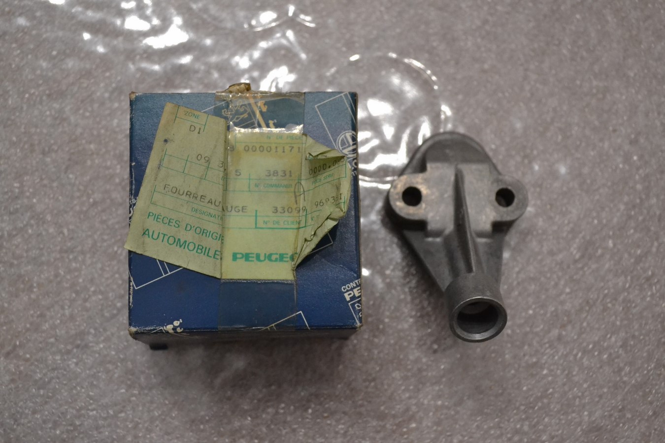 Fourreau jauge à huile moteur Peugeot, Citroen, Simca ou Talbot