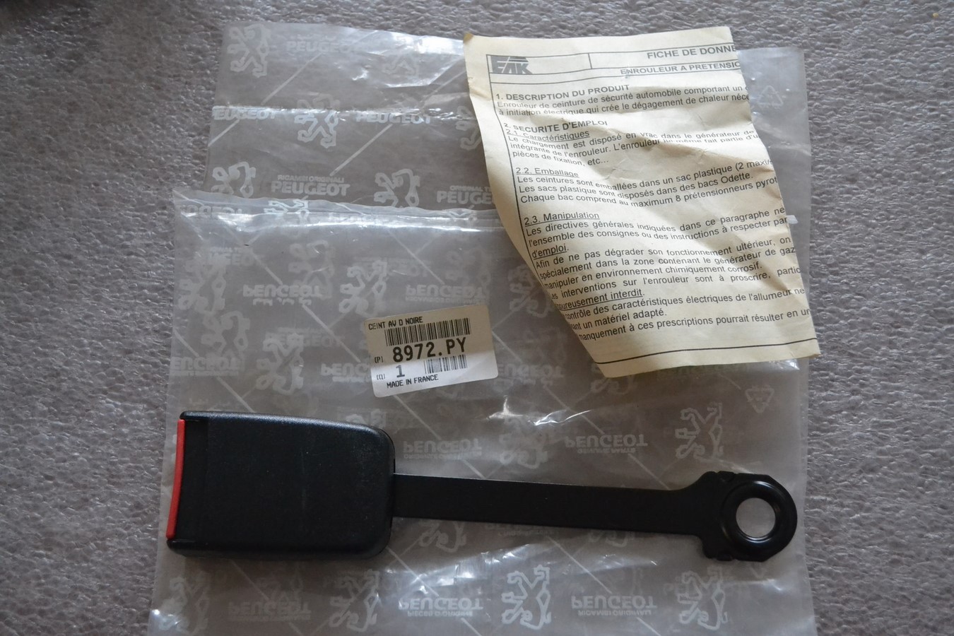 Brin boucle de ceinture de sécurité avant droit Peugeot 306 neuf
