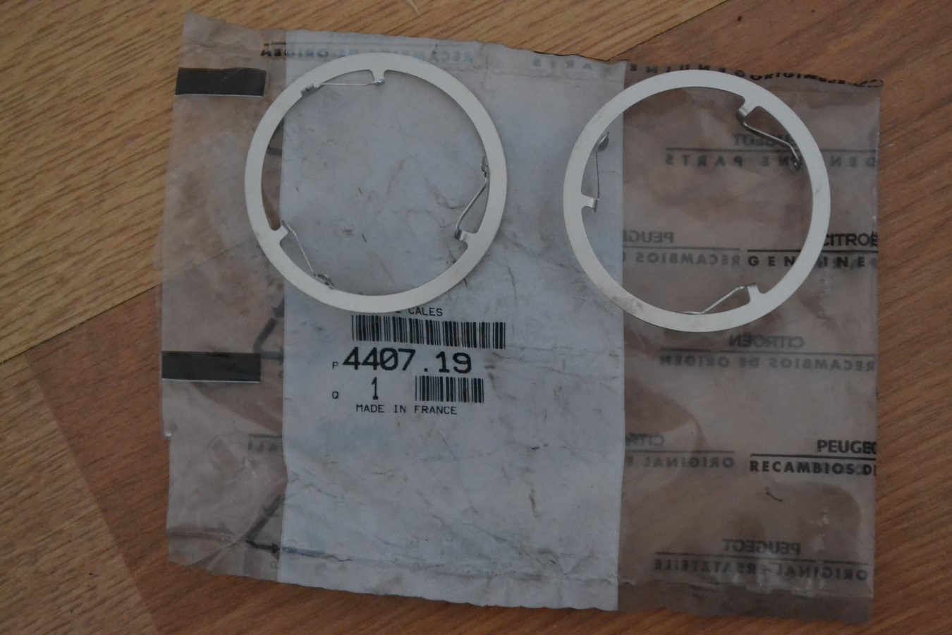Jeu de 2 cales anti-cliquetis de plaquettes de frein pour Peugeot 308 1L6 HDi