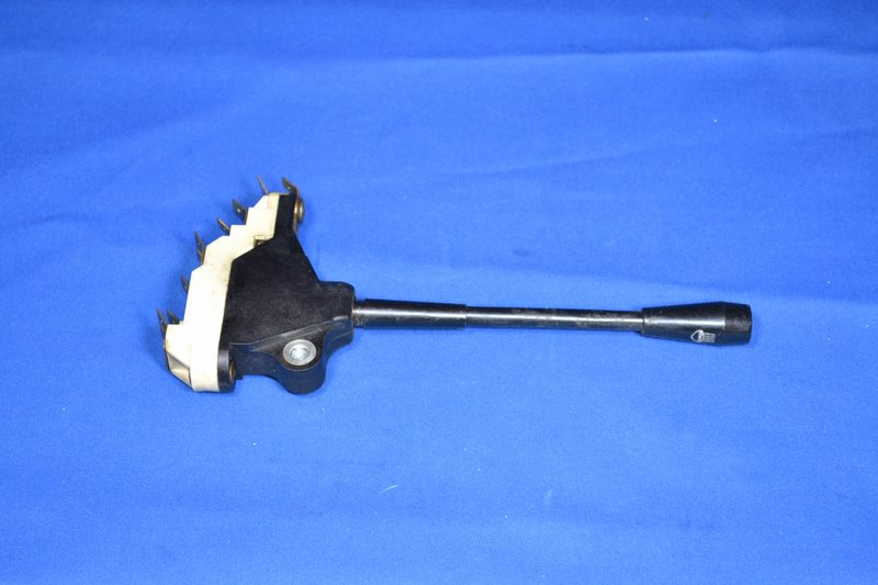 Commodo de phare pour Peugeot 104 jusqu\'en Juillet 1973