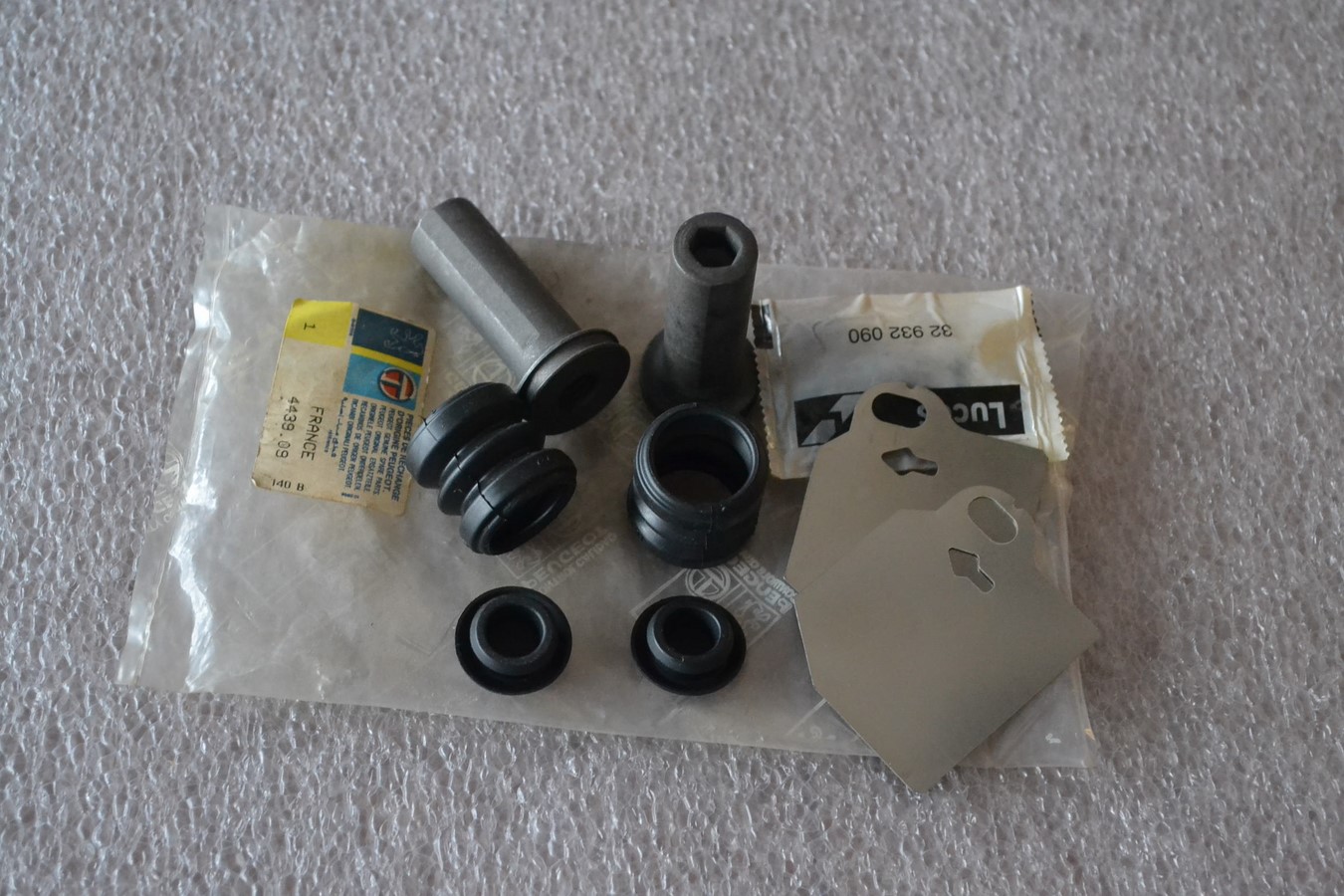 Kit joints soufflets de guidage d\'étrier pour Peugeot 205 309