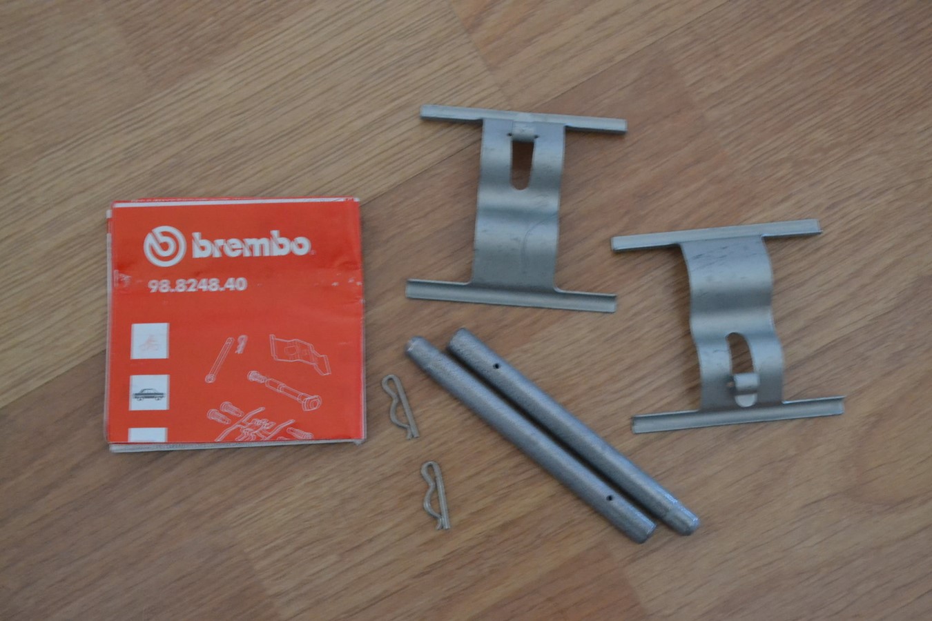 Kit anti-vibrations BREMBO pour plaquettes de frein arrière pour Porsche Cayenne