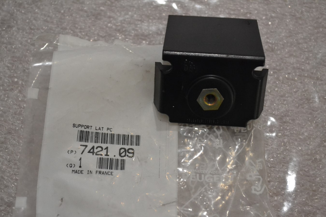 Support latéral de pare choc arrière pour Peugeot 605