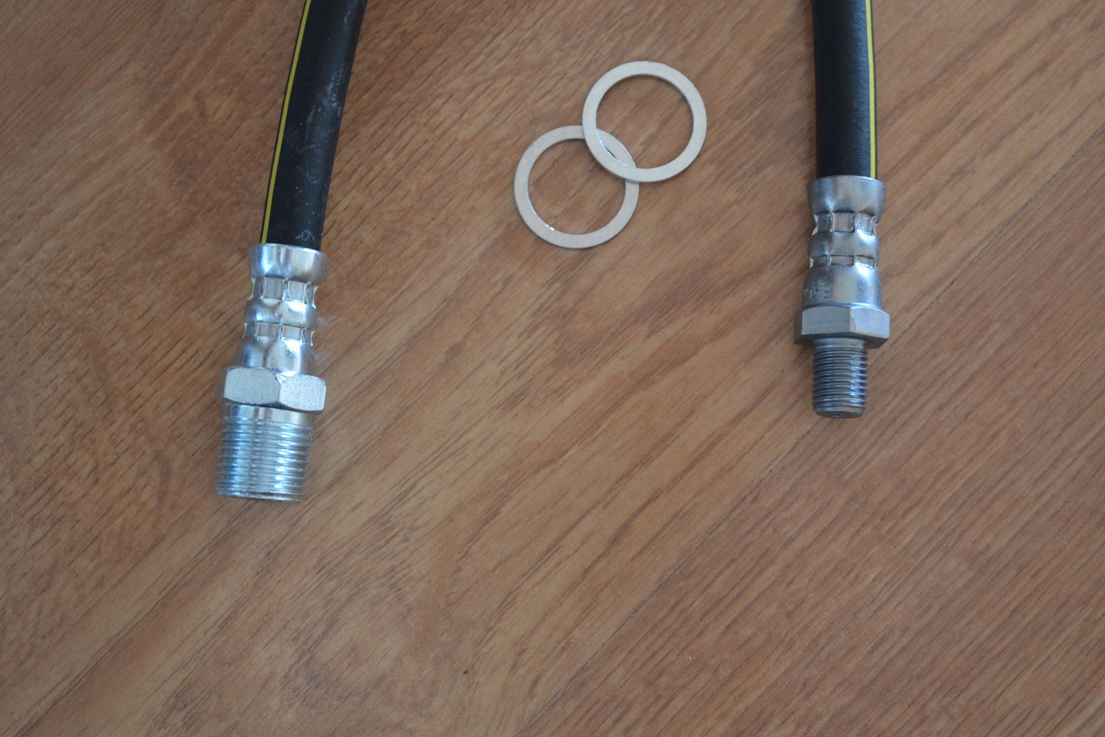 Flexible de frein avant / arrière pour Peugeot 204 404 504, L=375mm