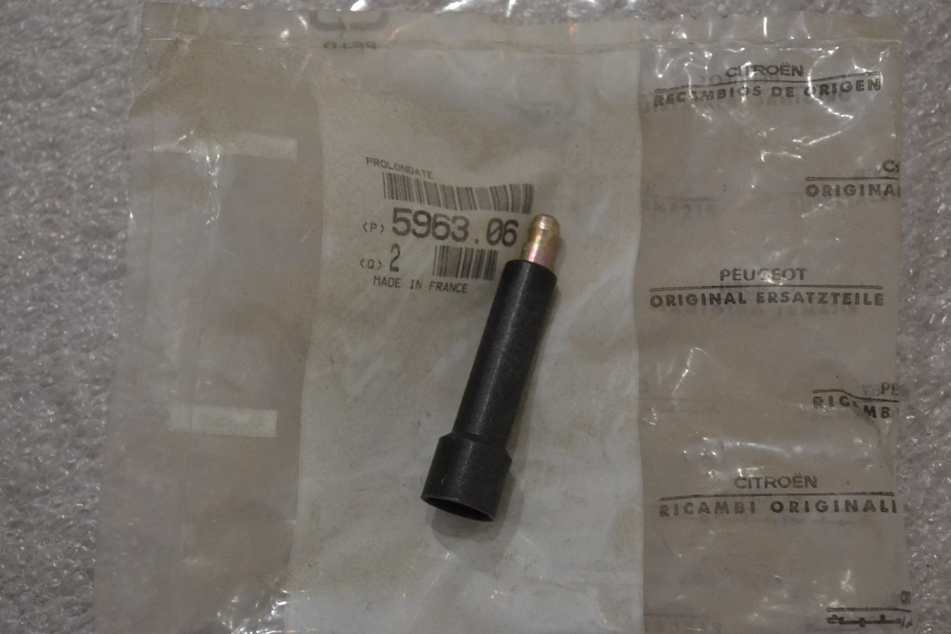 Prolongateur bougie Peugeot 104, longueur =  60mm