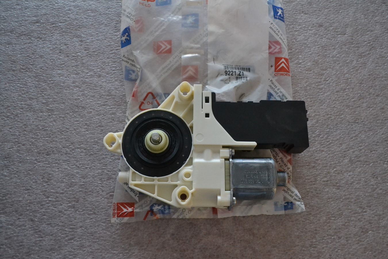 Moteur lève vitre avant gauche Peugeot 407 phase 1
