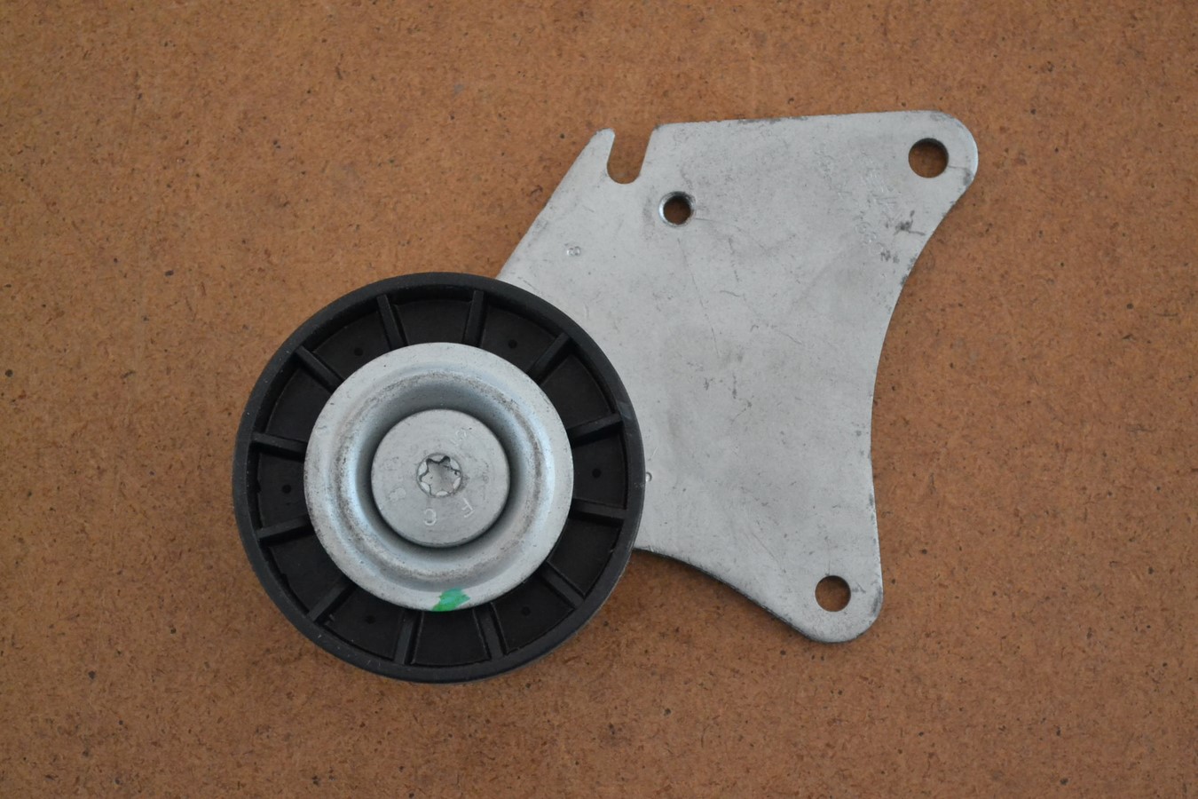 Galet enrouleur de distribution Peugeot 406 / Partner, 1L8 16V
