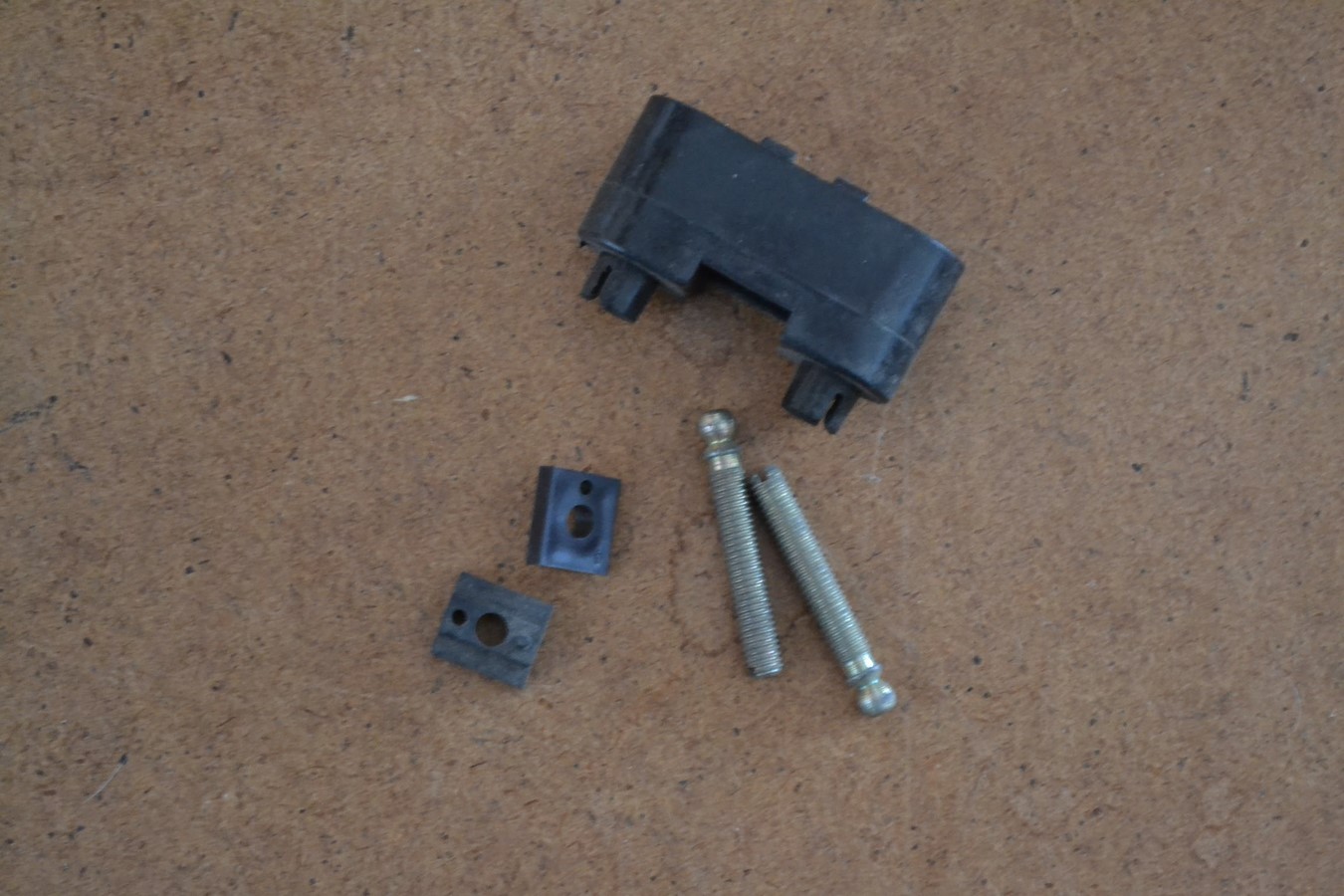 Fixation inférieure de phare pour Peugeot 604, montage SEV