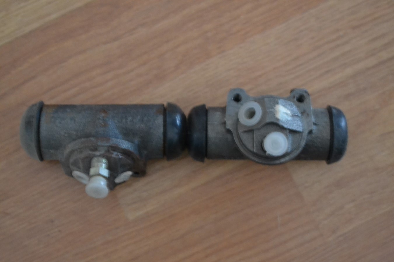 Paire de cylindres de frein arrière, droit/gauche, pour Peugeot 504 break