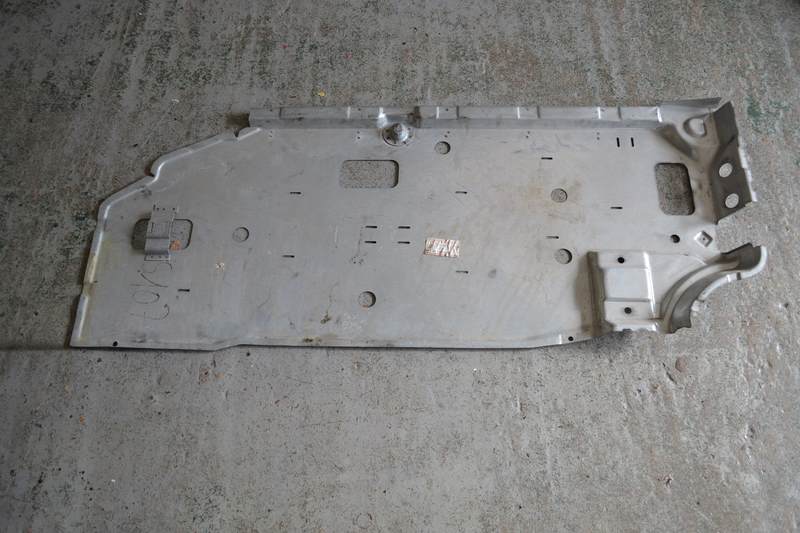 Tôle de plancher gauche pour Porsche 944 S2 et Turbo Cabriolet / 968
