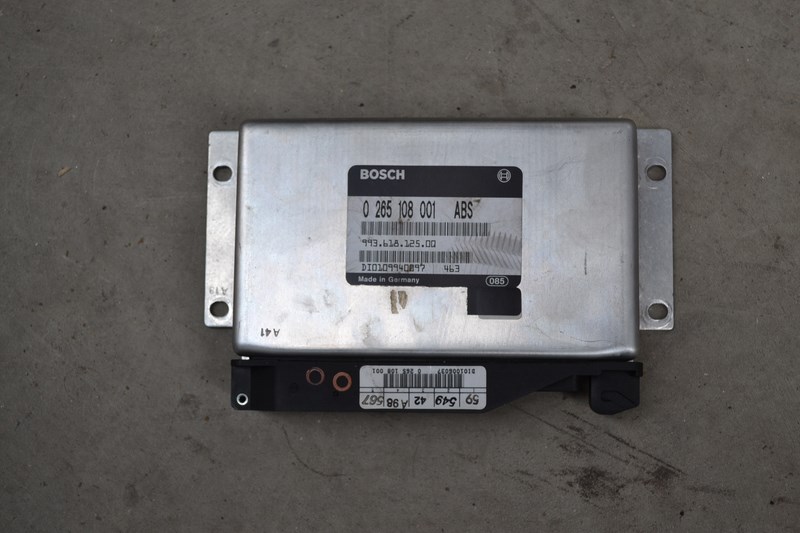 Boîtier contrôle ABS Porsche 911 type 993