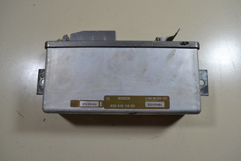 Boîtier de commande ABS Porsche 928