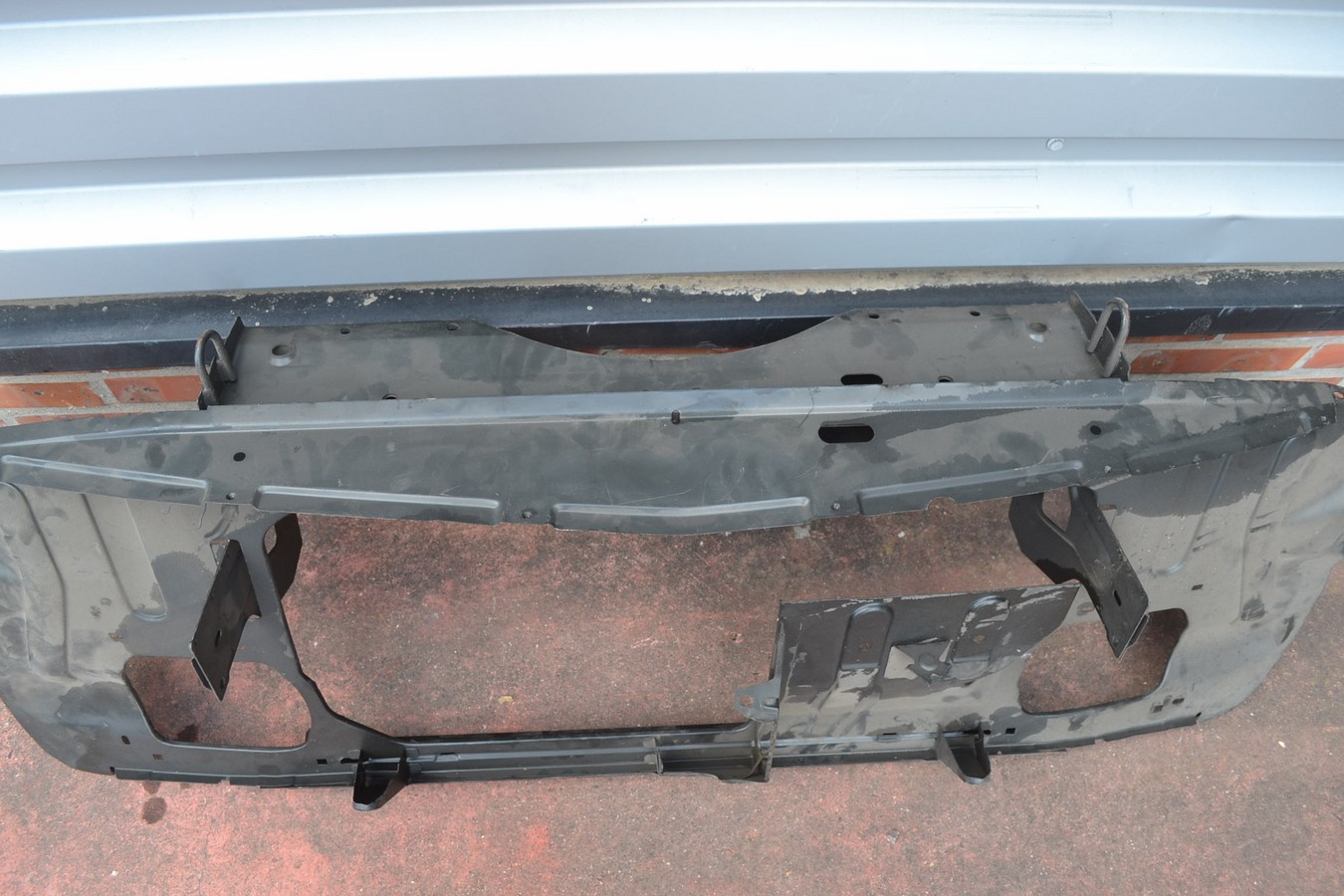 Face avant complète Peugeot 305 tous modèles, neuve d\'origine