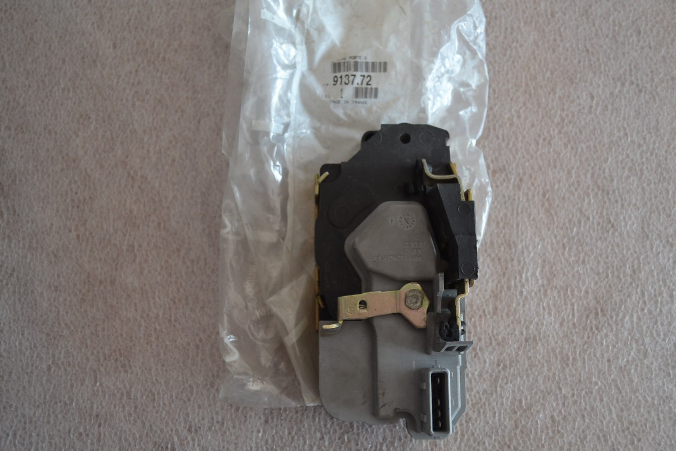 Serrure de porte arrière gauche Peugeot 206 berline Série 1, neuve