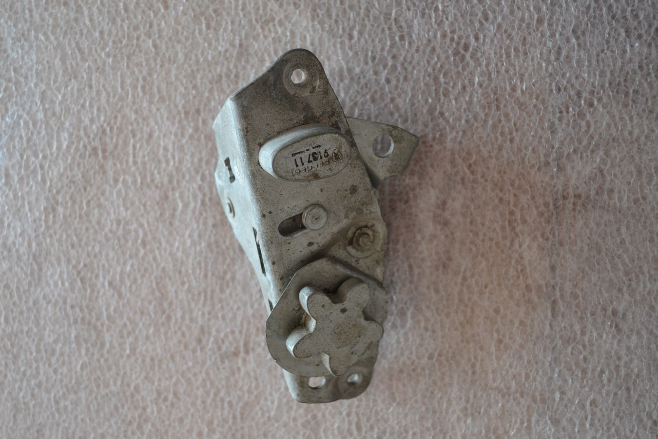Serrure à rochet de porte avant ou arrière gauche Peugeot 403, neuve