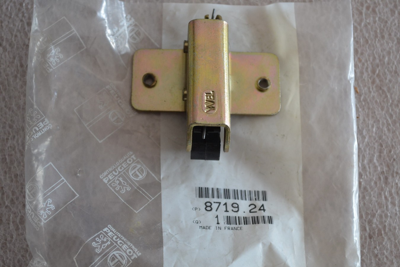 Serrure de coffre Peugeot 404 504 break, neuve