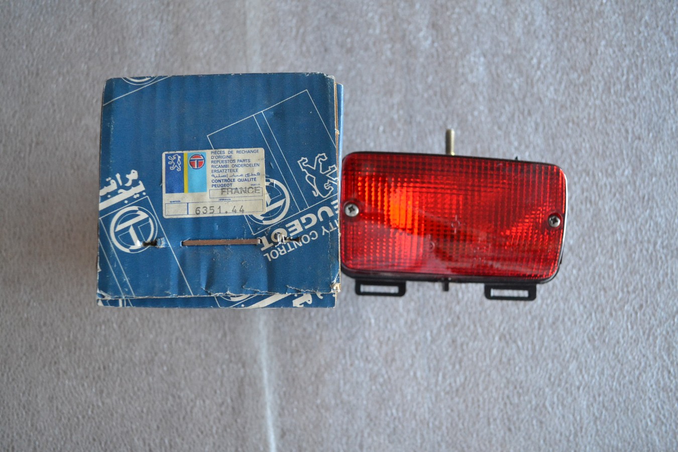 Feu antibrouillard arrière complet Peugeot 205 Frankani.