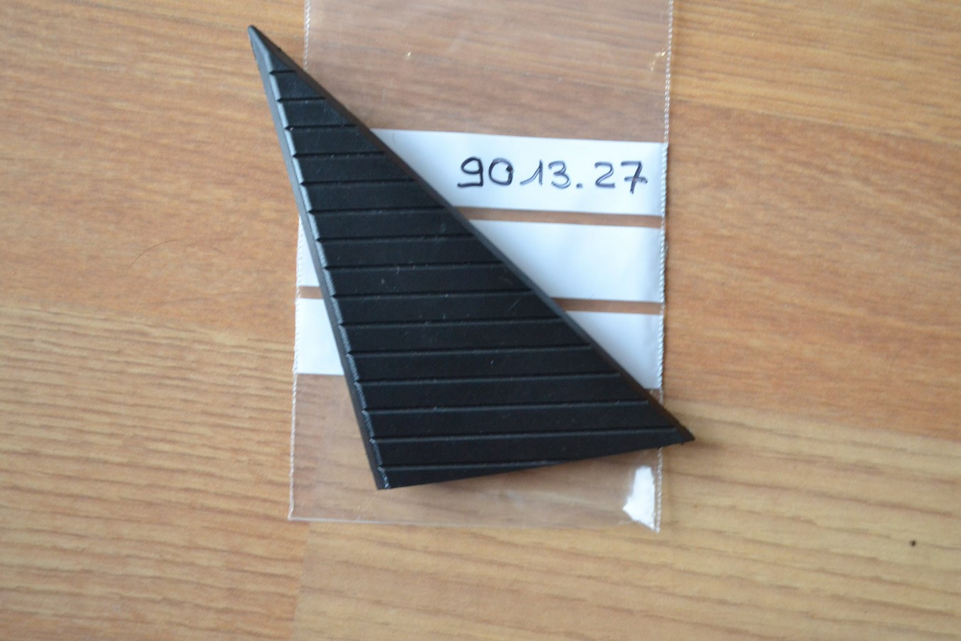 Enjoliveur de gousset de rétroviseur droit Peugeot 305 tous modèles, neuf