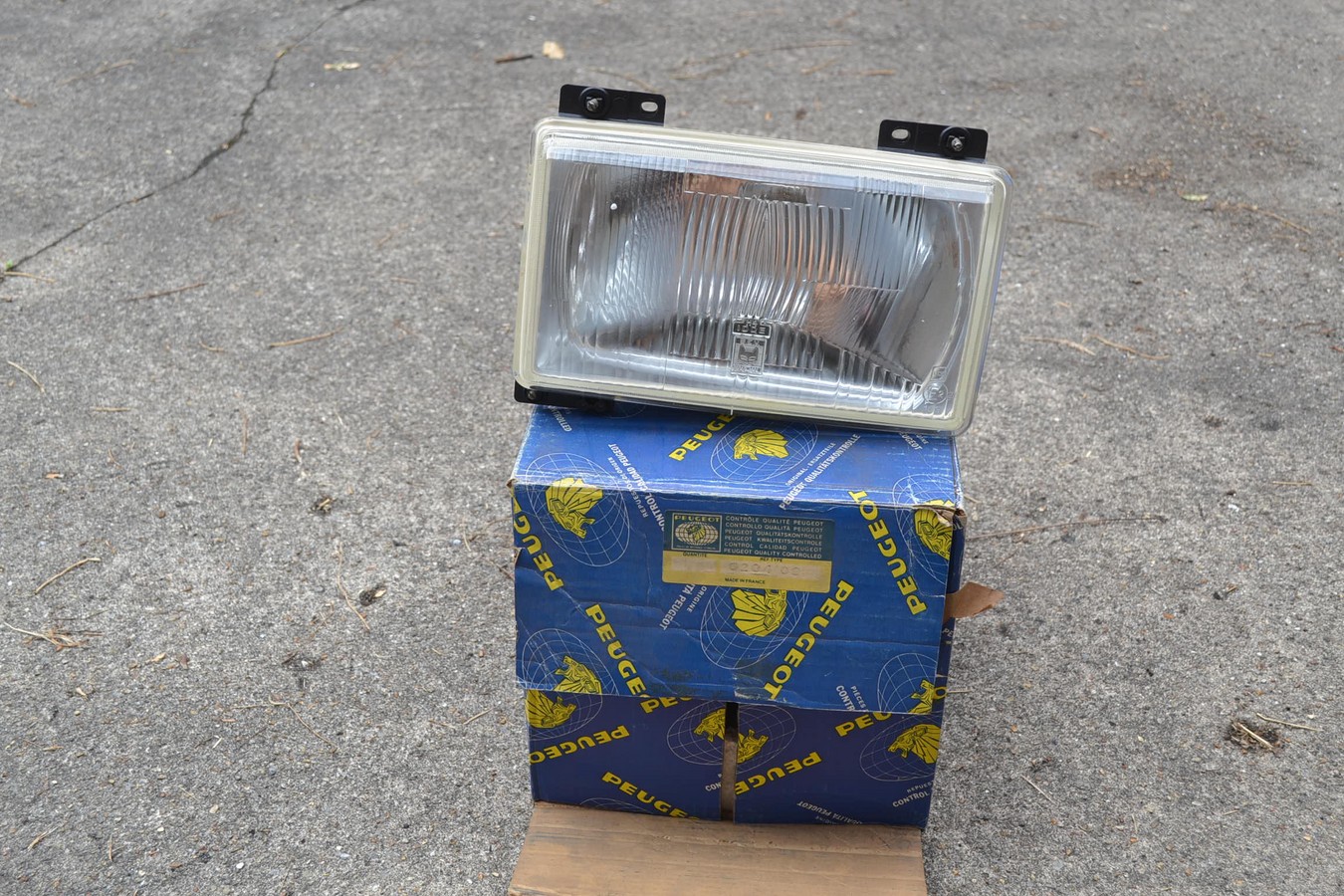 Phare gauche, SEV Marchal iode H4, Peugeot 104 avant 1982, J5, C25, neuf