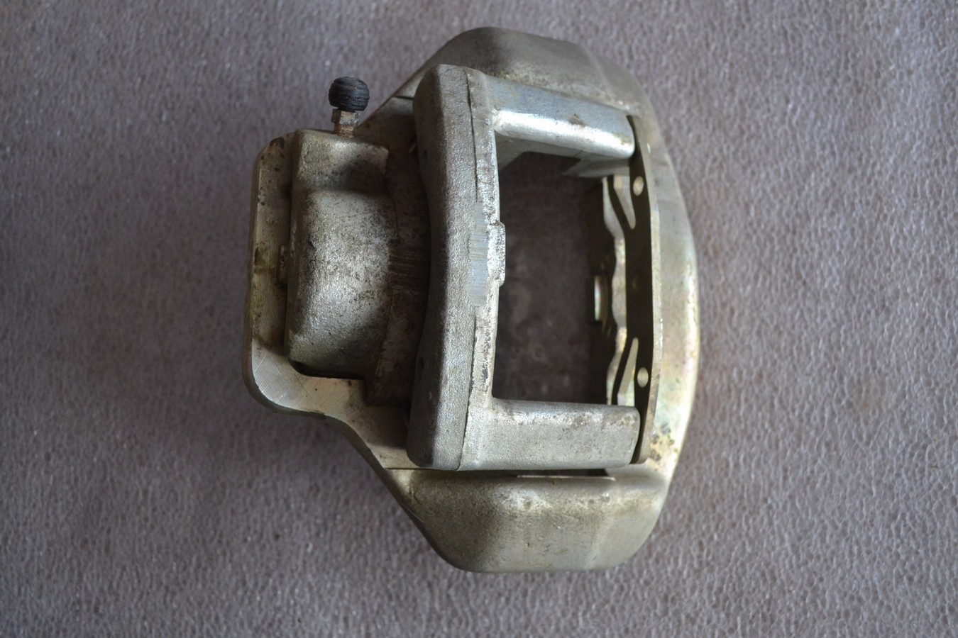 Etrier de frein avant gauche Peugeot, Talbot, Citroen, neuf d\'origine