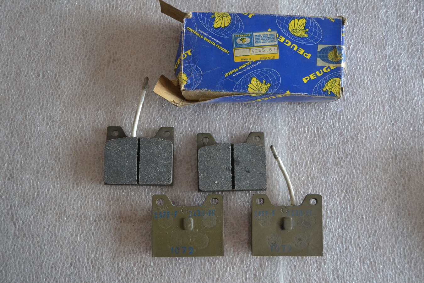 Jeu de plaquettes de frein Simca, Talbot avec fil témoin, neuf d\'origine