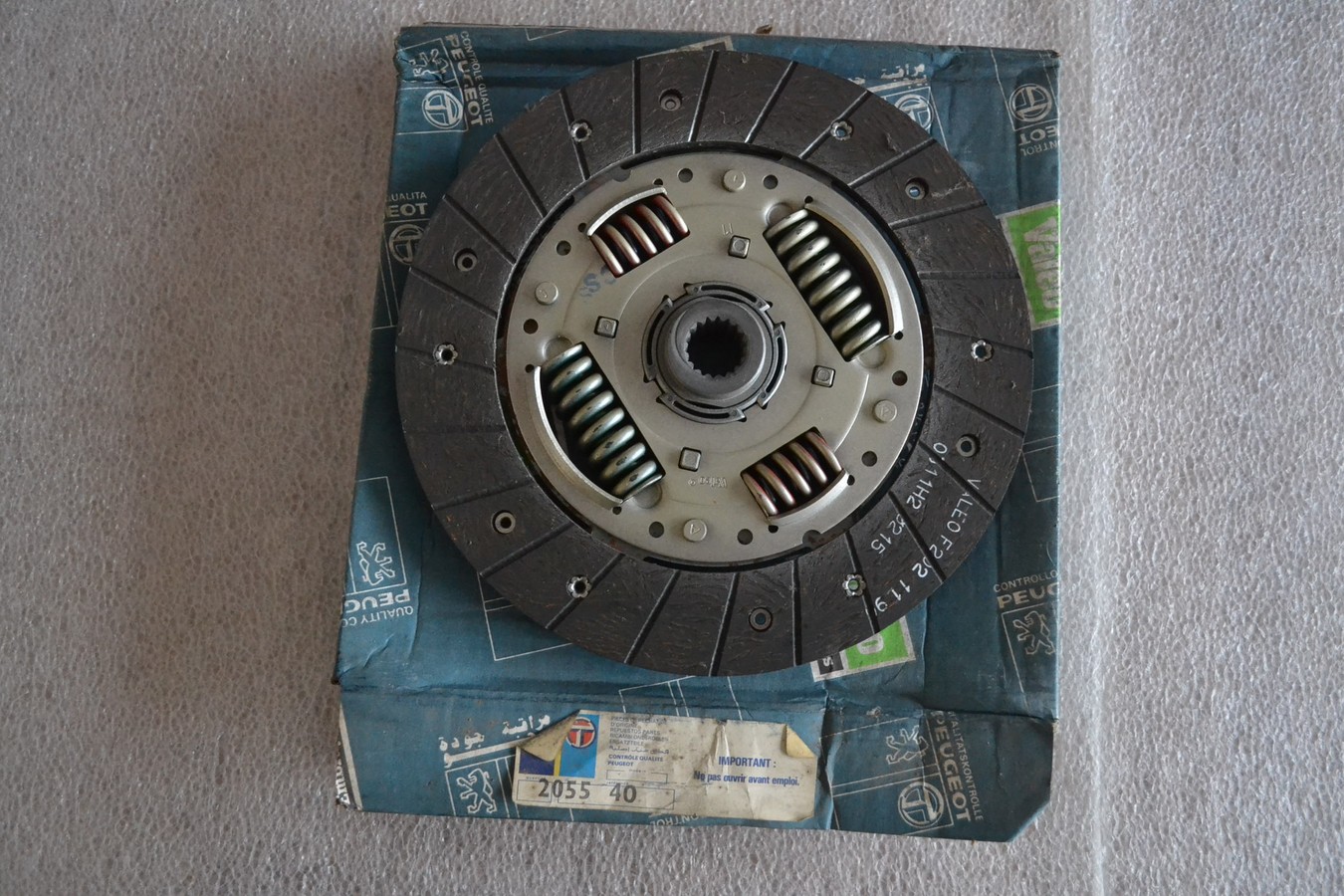 Disque d\'embrayage, diam 215mm 18 cannelures, Peugeot - Citroen, neuf d\'origine