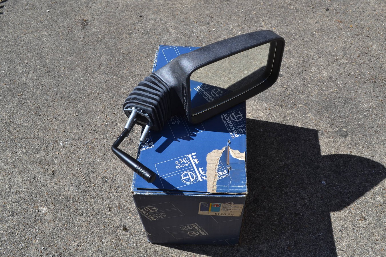 Rétroviseur droit Peugeot 405 tous modèles.