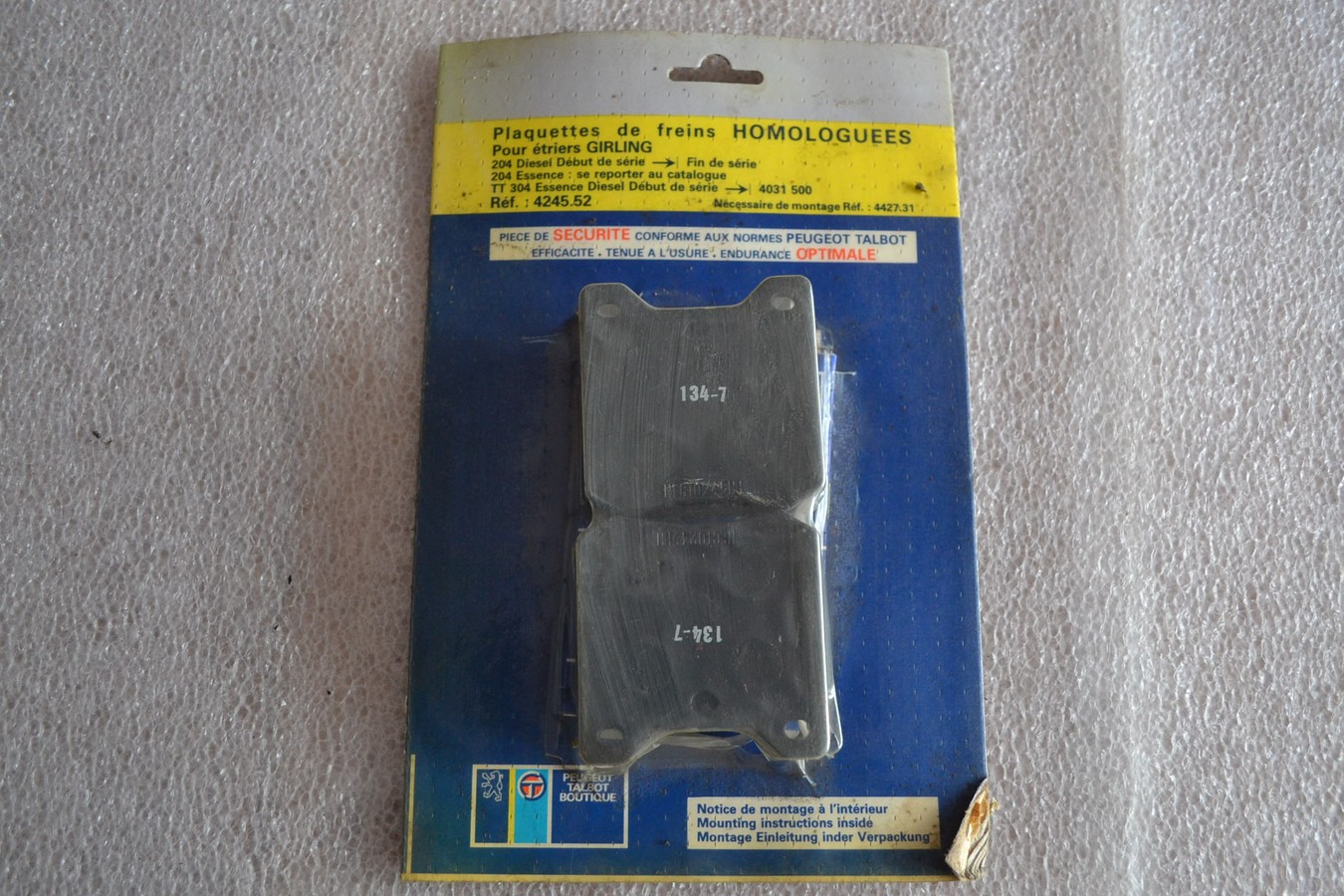 Jeu plaquettes de frein pour étrier GIRLING Peugeot 204 - 304 et Simca 1200S