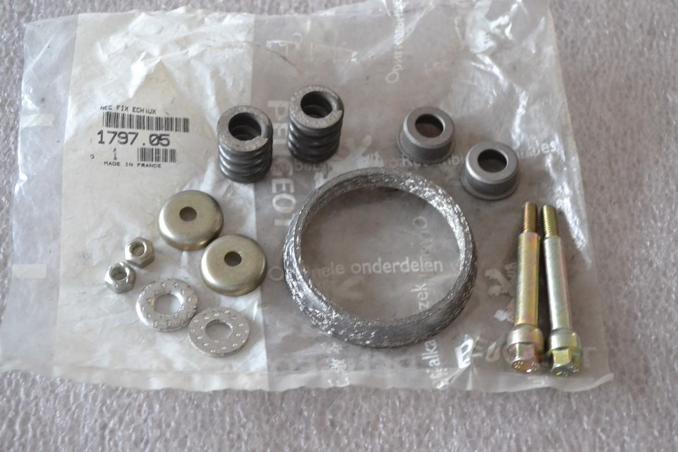 Fixation échappement Peugeot 306 405 406