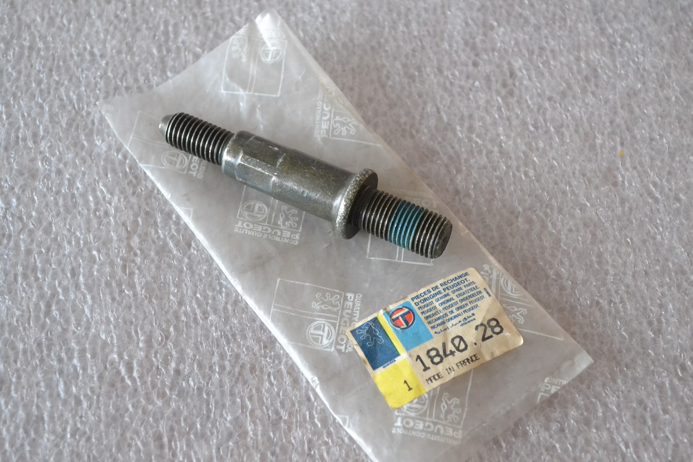 Axe de fixation support moteur Peugeot 308