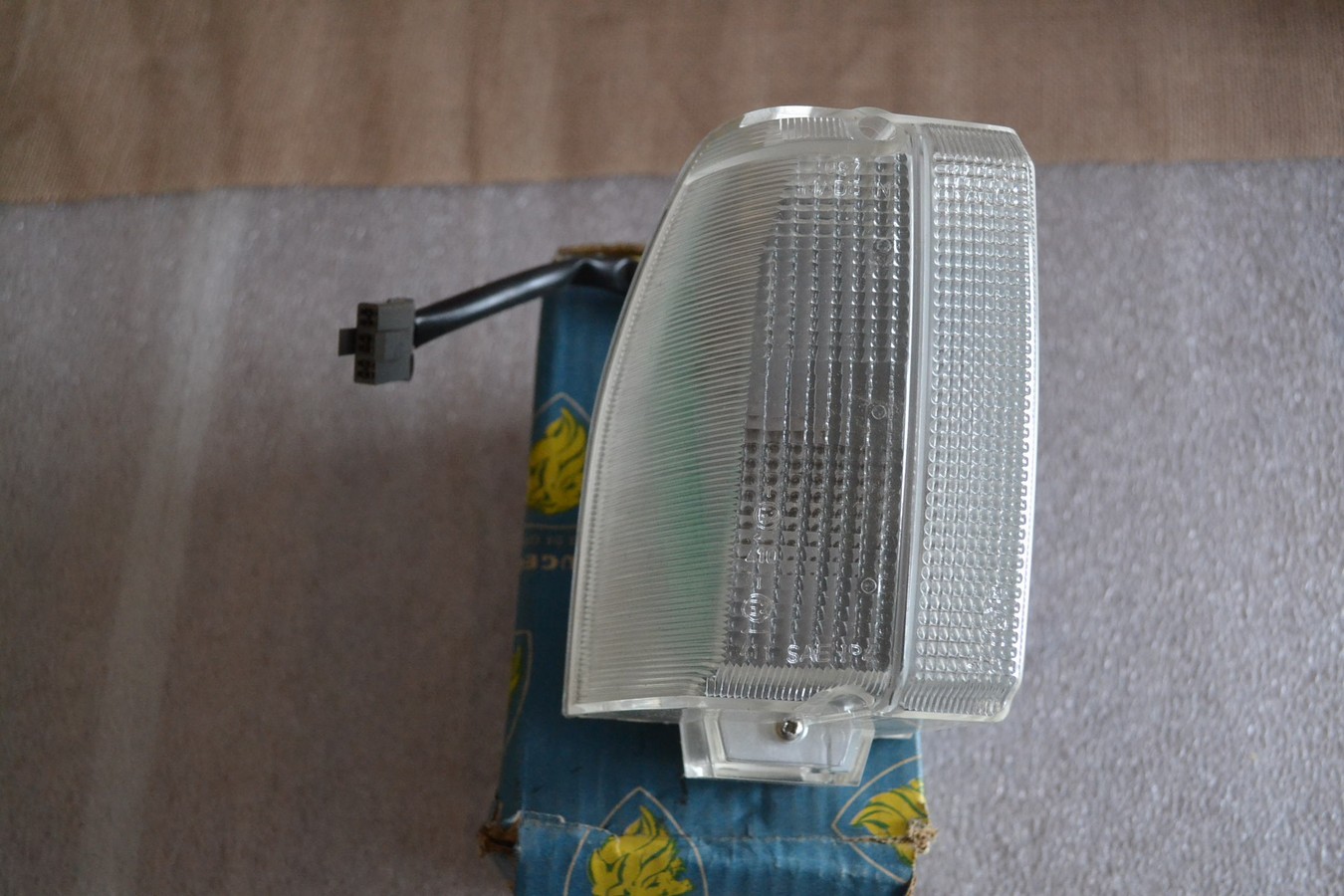 Feu avant droit incolore Peugeot 604
