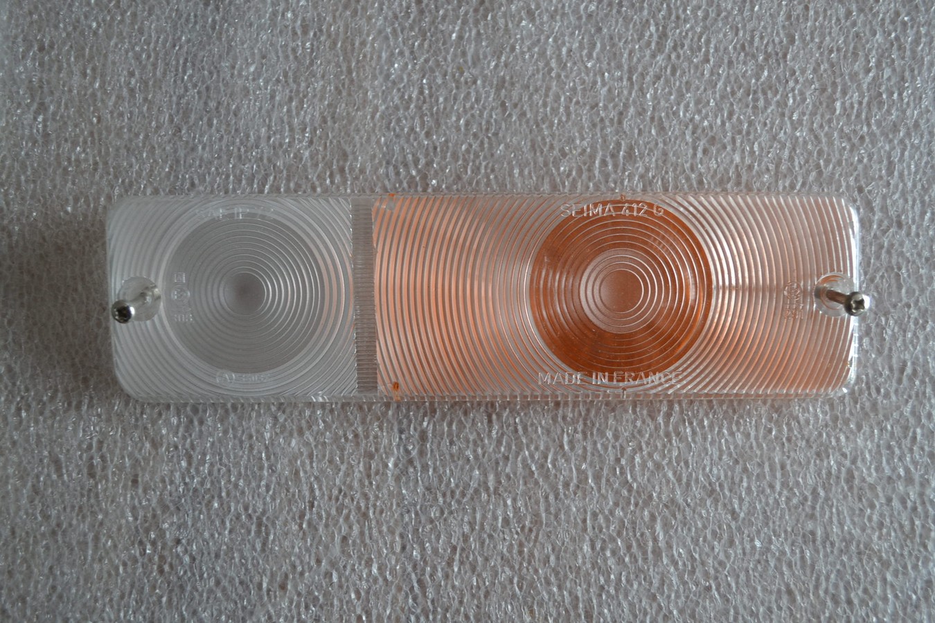 Cabochon de feu avant gauche bicolore, SEIMA, pour Peugeot 104 avant 1976