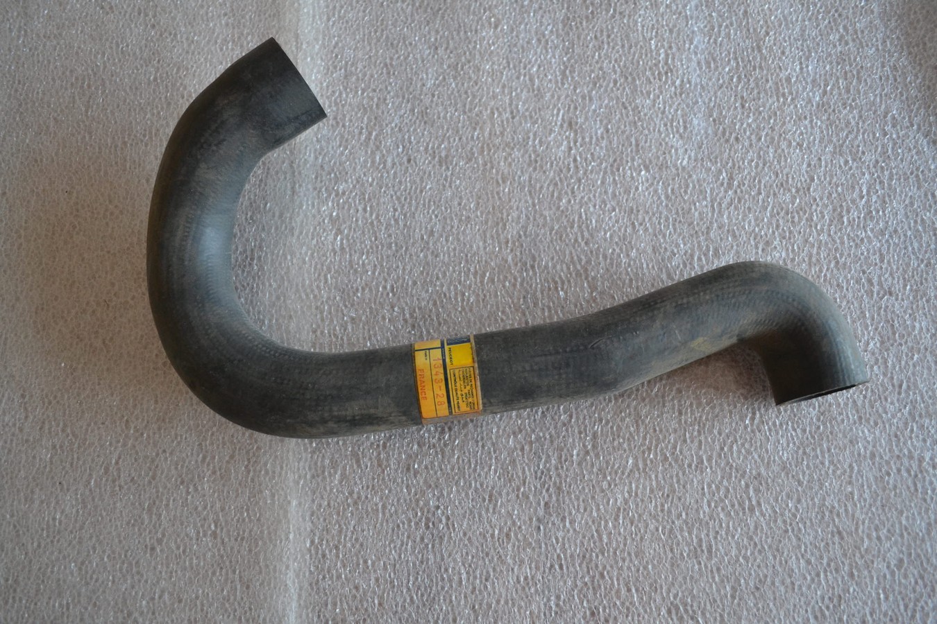 Durite supérieure de radiateur Peugeot 204 - 304 essence, neuve