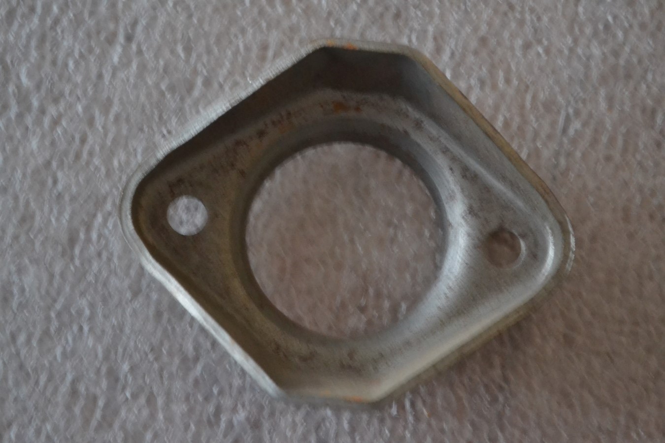 Bride échappement Peugeot, diam int = 47mm