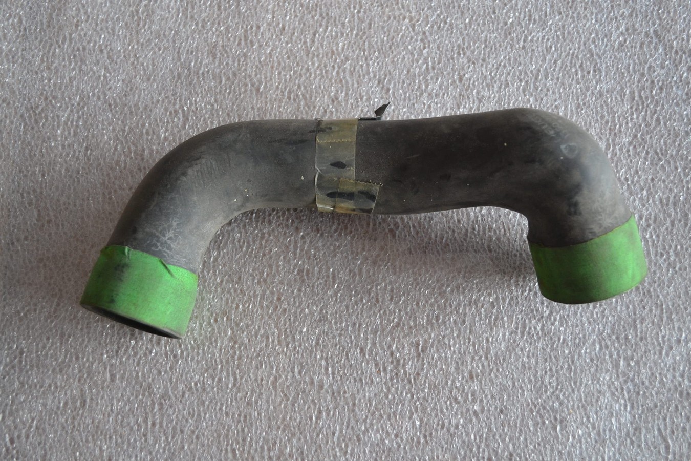 Durite inférieure de radiateur Peugeot J7, tous modèles essence avant 1966