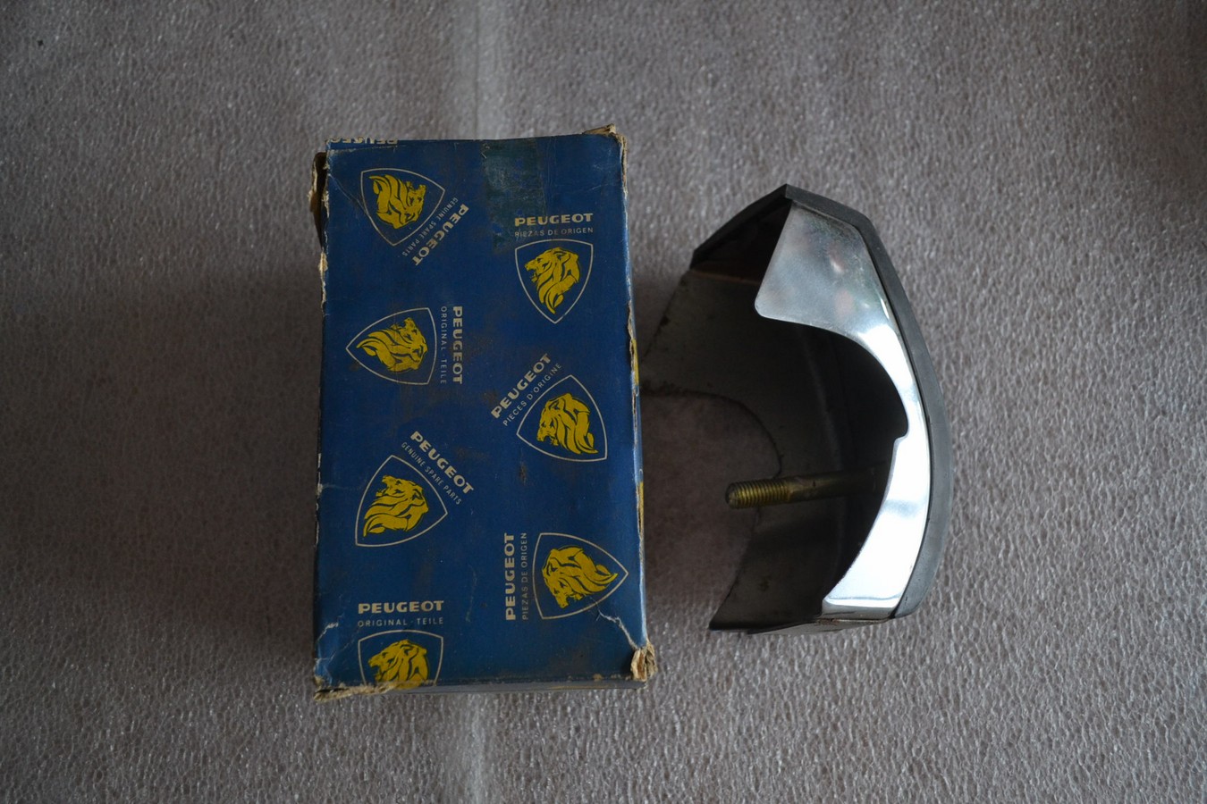 Butoir de pare-chocs avant gauche Peugeot 404 1965/69