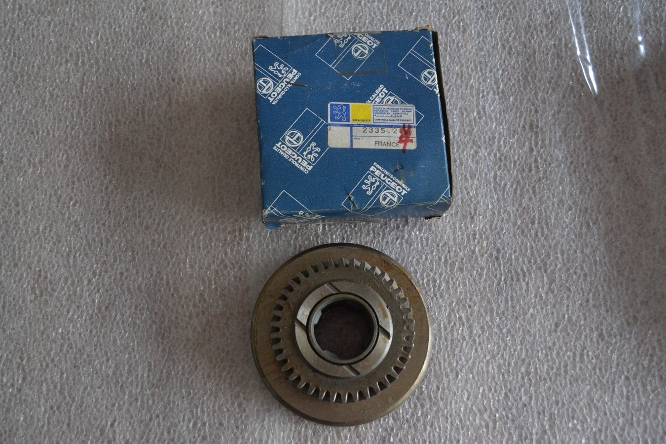 Pignon récepteur de boîte, rapport de 3ème, Peugeot 305