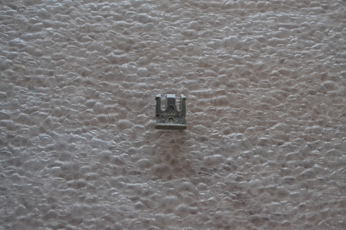Piton plastique de Fixation de joint de porte Peugeot 504 604