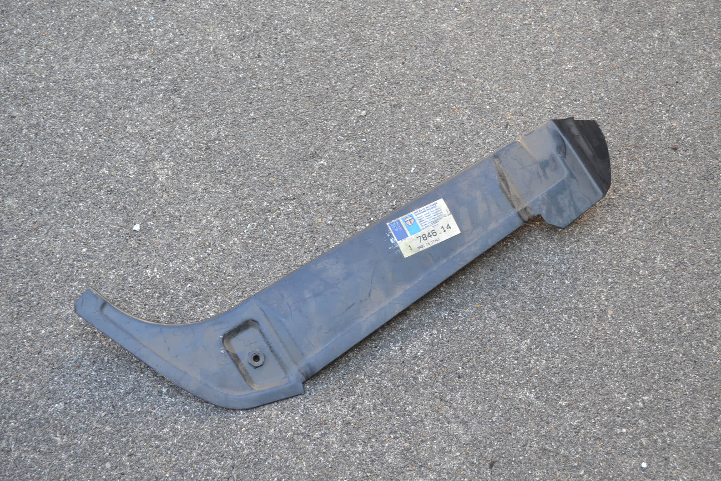 Tôle de fermeture d\'aile AV G, Peugeot J5